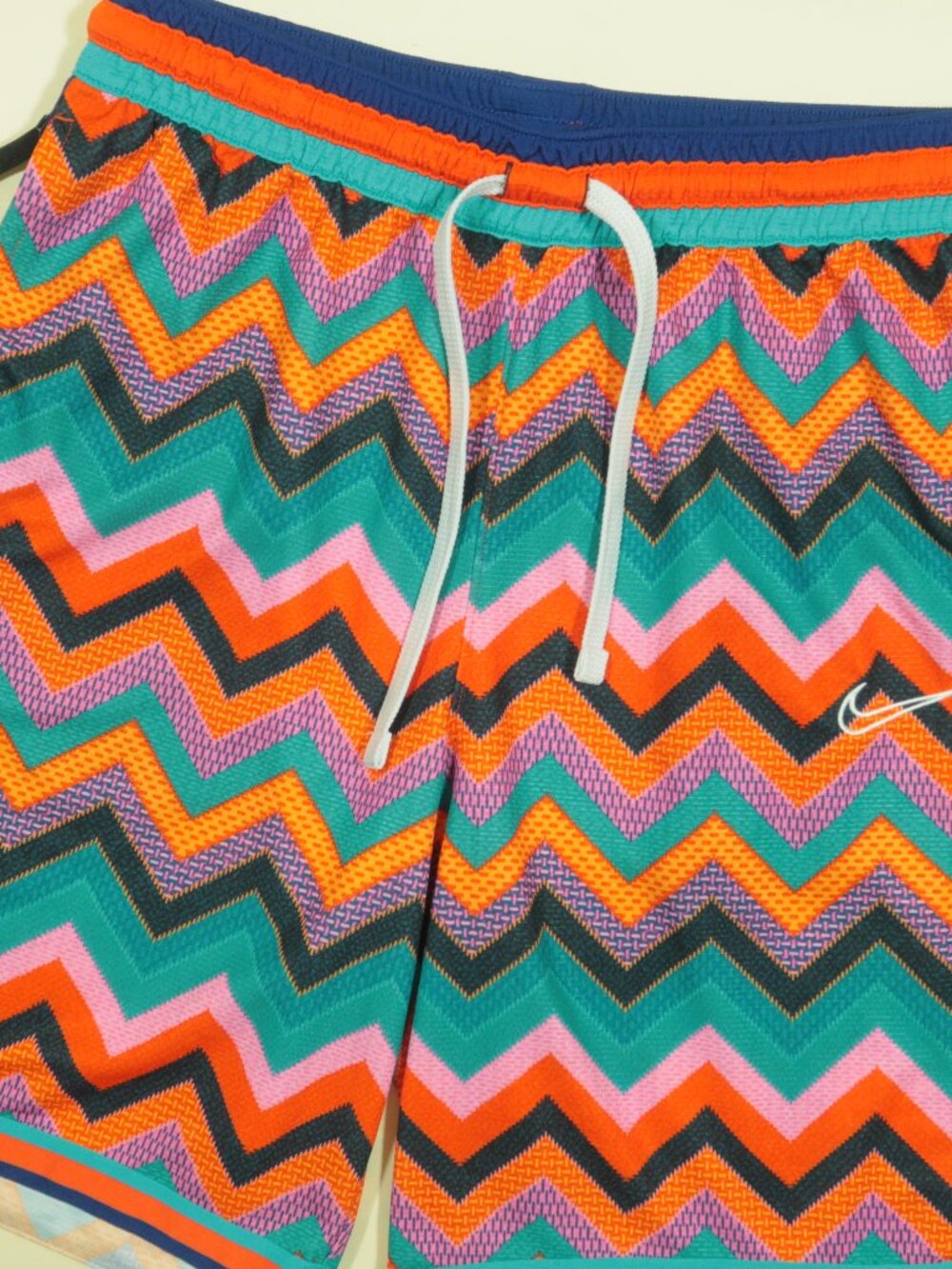 Nike DNA City Exploration Series Shorts Mens M Multicolor Chevron Print New